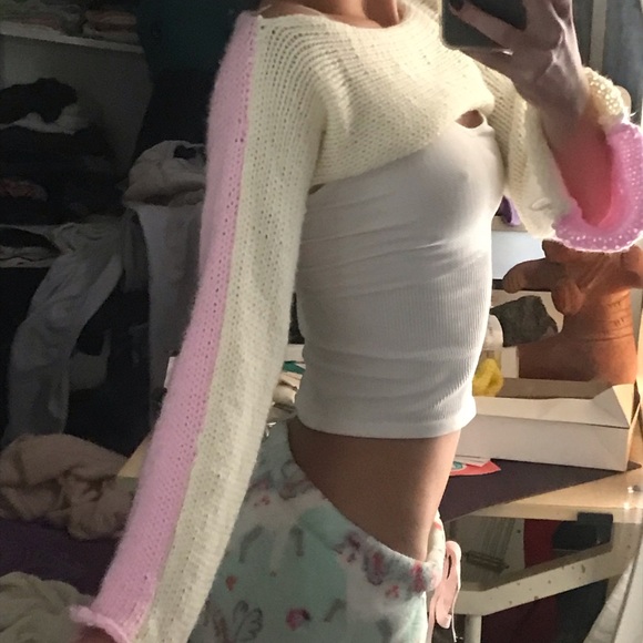 Handmade pink and white reversible knit bolero - Picture 4 of 4